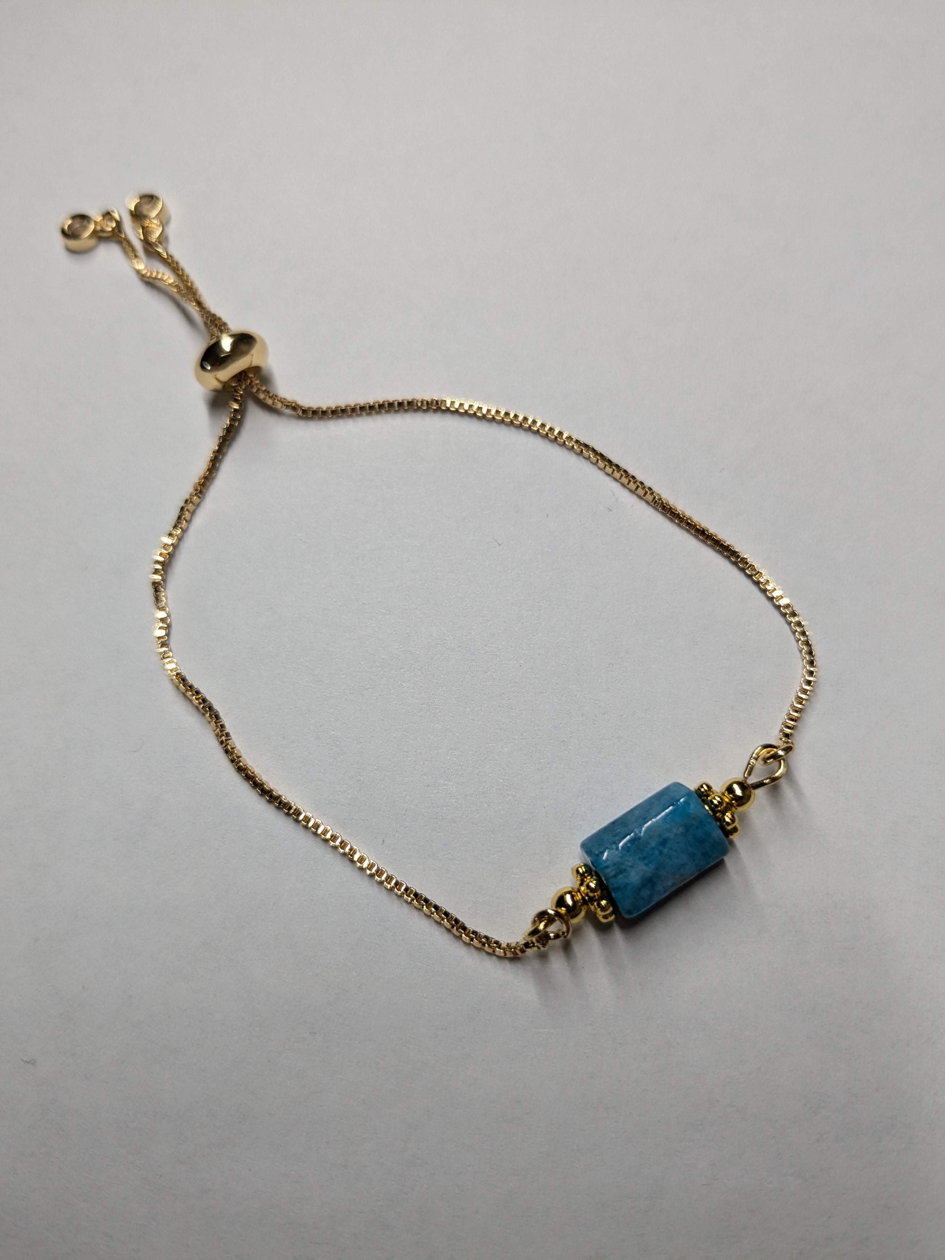 Chic Raw Polished Brazilian Apatite Stone Gold-Finished Slider Bracelet - 3.14ct