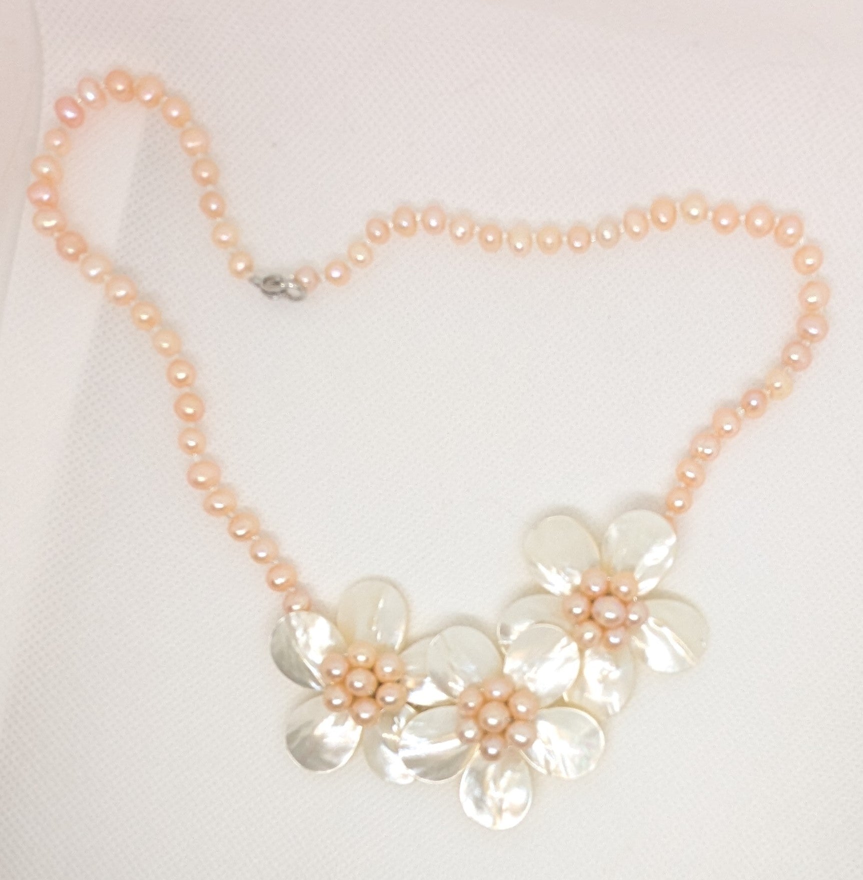 Zhuji Freshwater Pearl Strand with Mother of Pearl Shell Flower Pendant