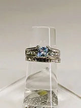 Woman's 2 pc Silver Tone Wedding Ring set