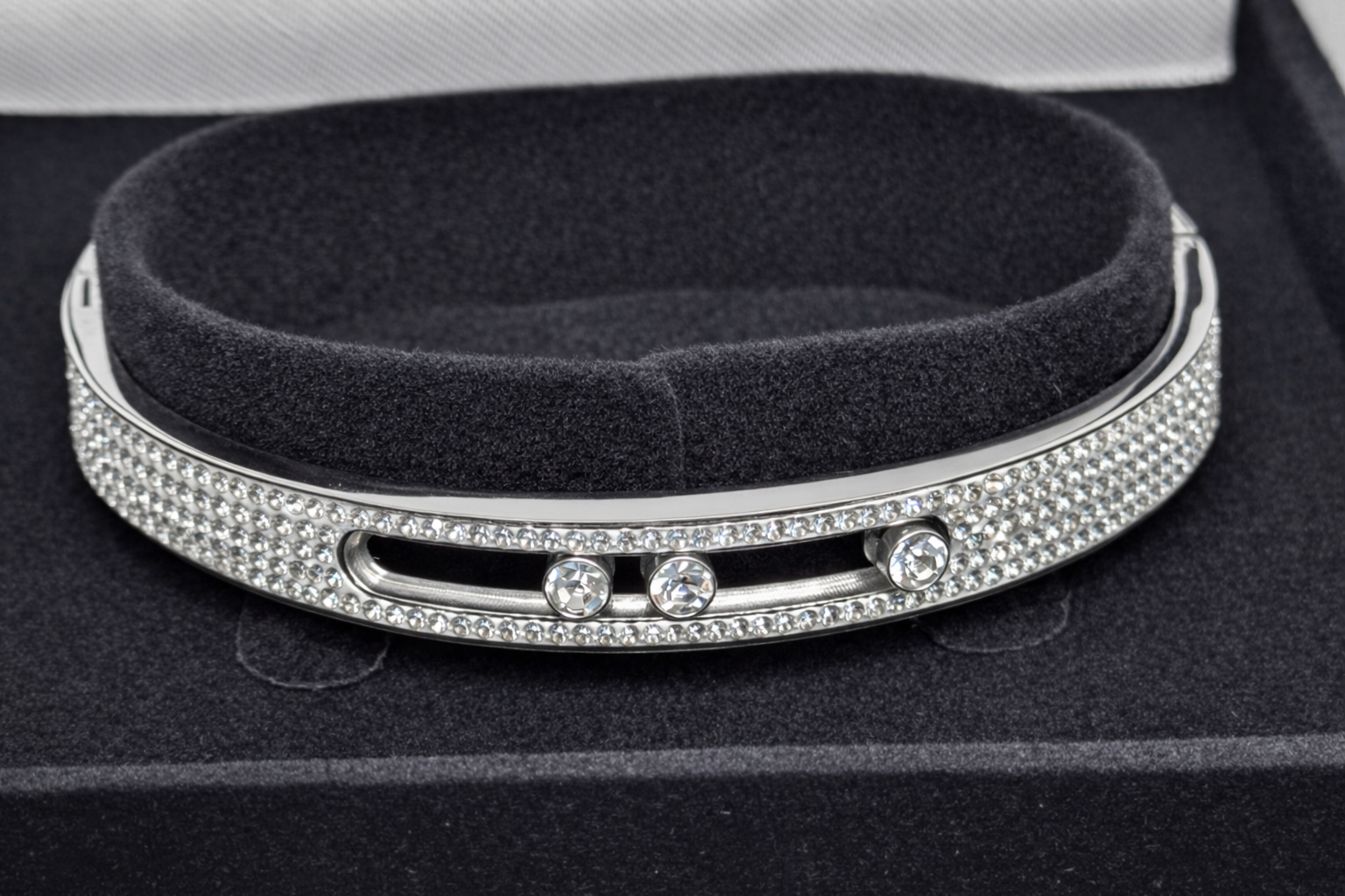 Stackable Hinged Bangle in Stainless Steel – Studded Anniversary‑Style Design in Silver or 18K Gold‑Plated Finish