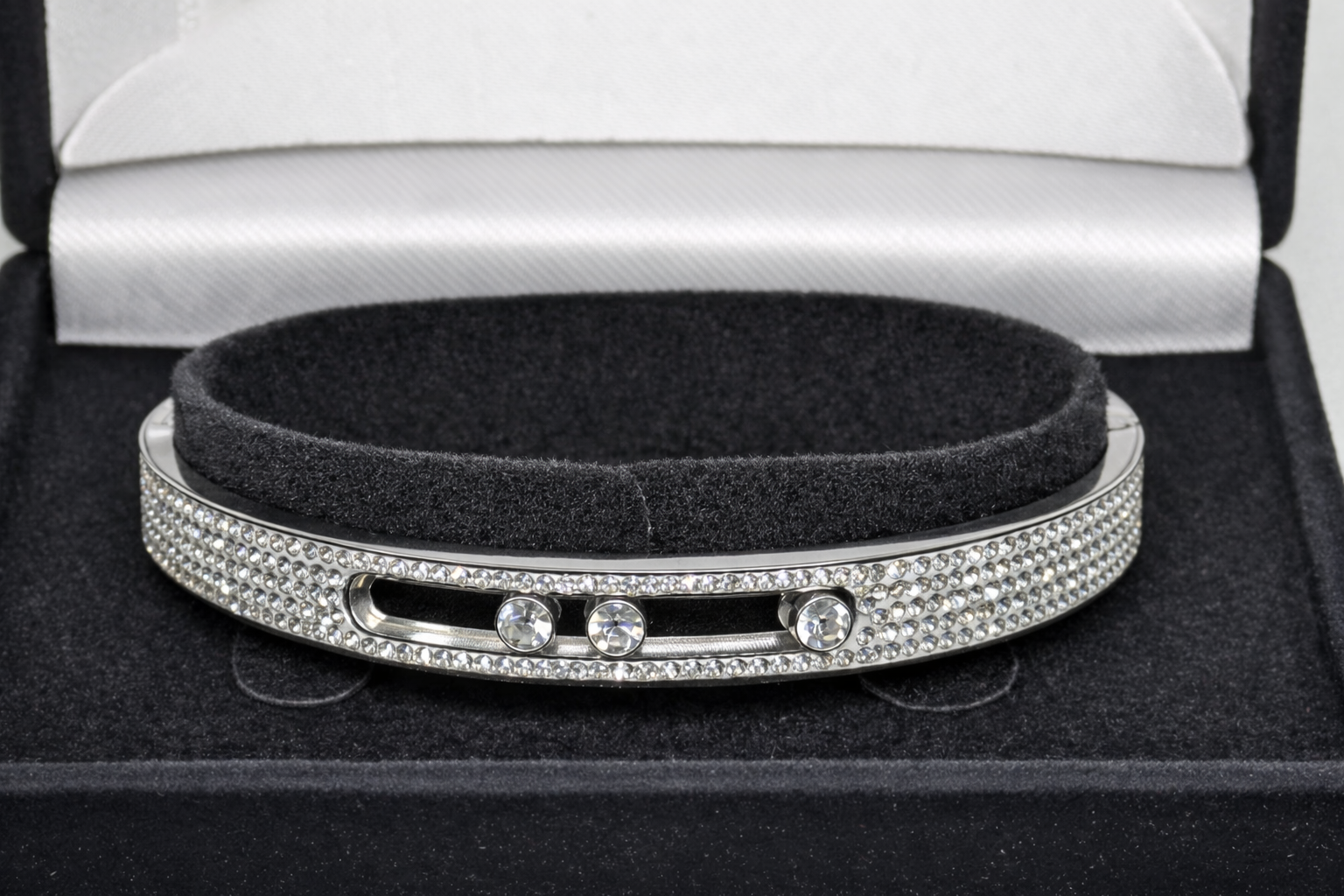 Stackable Hinged Bangle in Stainless Steel – Studded Anniversary‑Style Design in Silver or 18K Gold‑Plated Finish