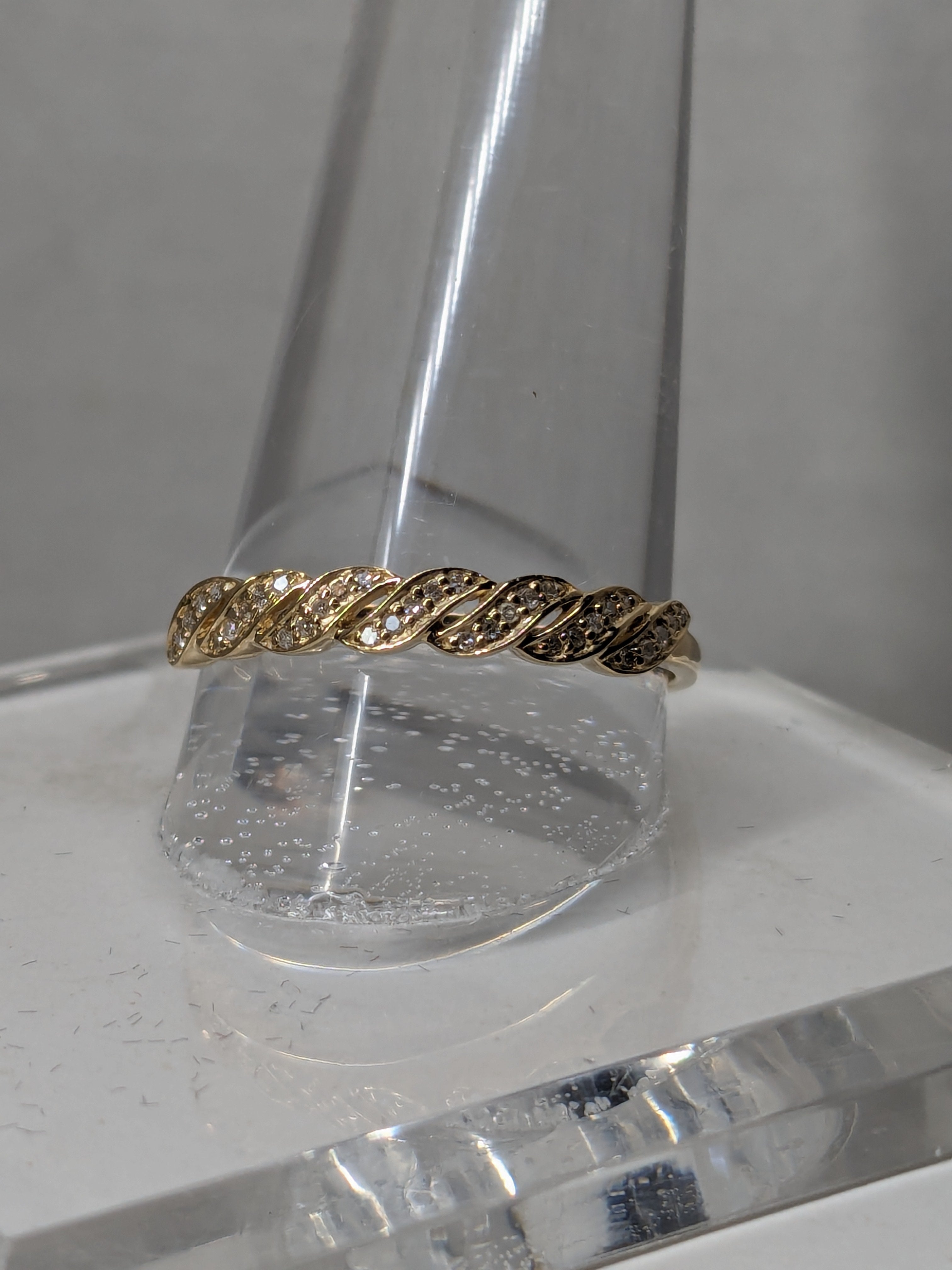 0.2ct Round-Cut Diamond Twist Ring Wedding Band Solid 14kt Yellow Gold
