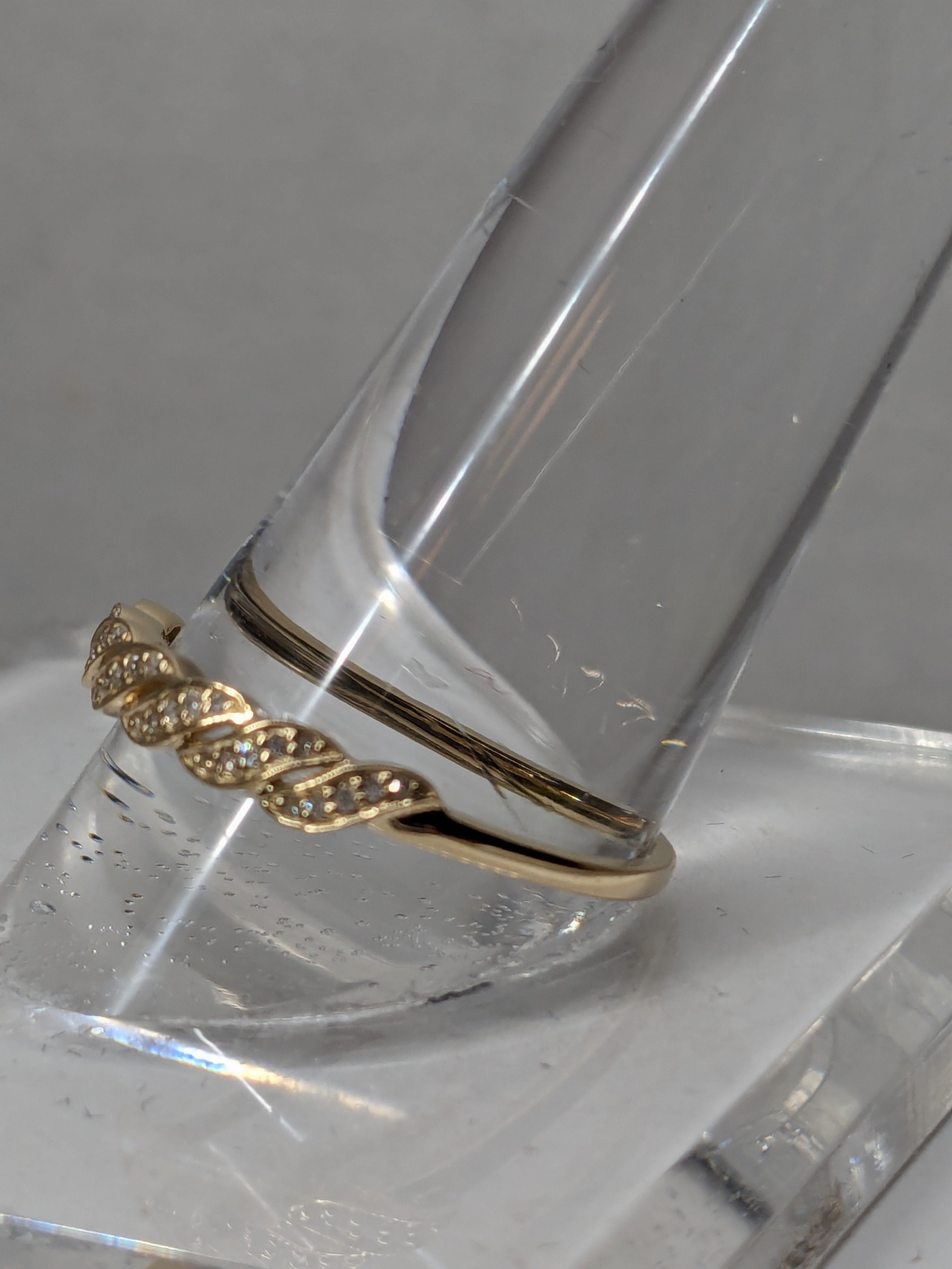 0.2ct Round-Cut Diamond Twist Ring Wedding Band Solid 14kt Yellow Gold