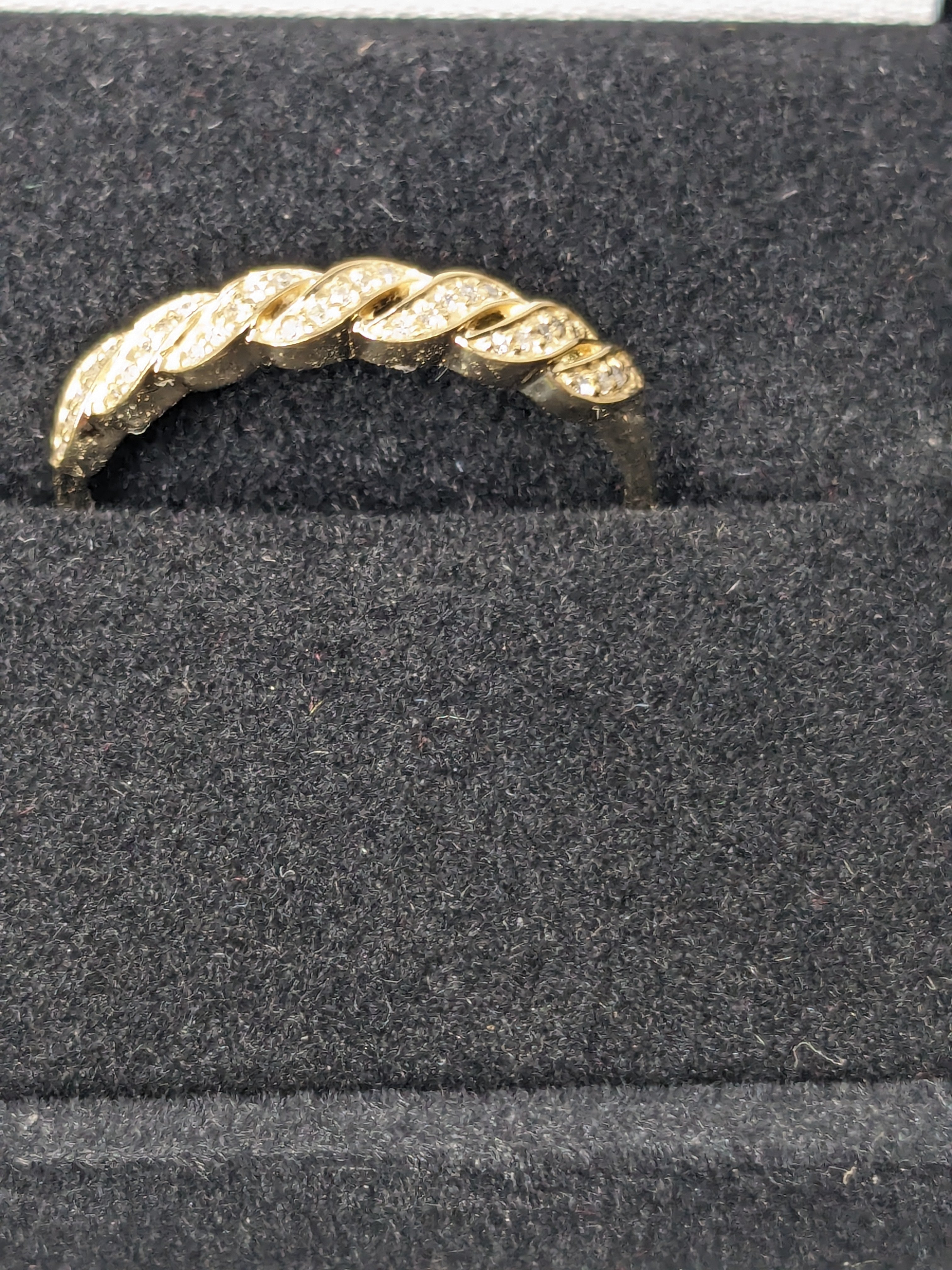 0.2ct Round-Cut Diamond Twist Ring Wedding Band Solid 14kt Yellow Gold