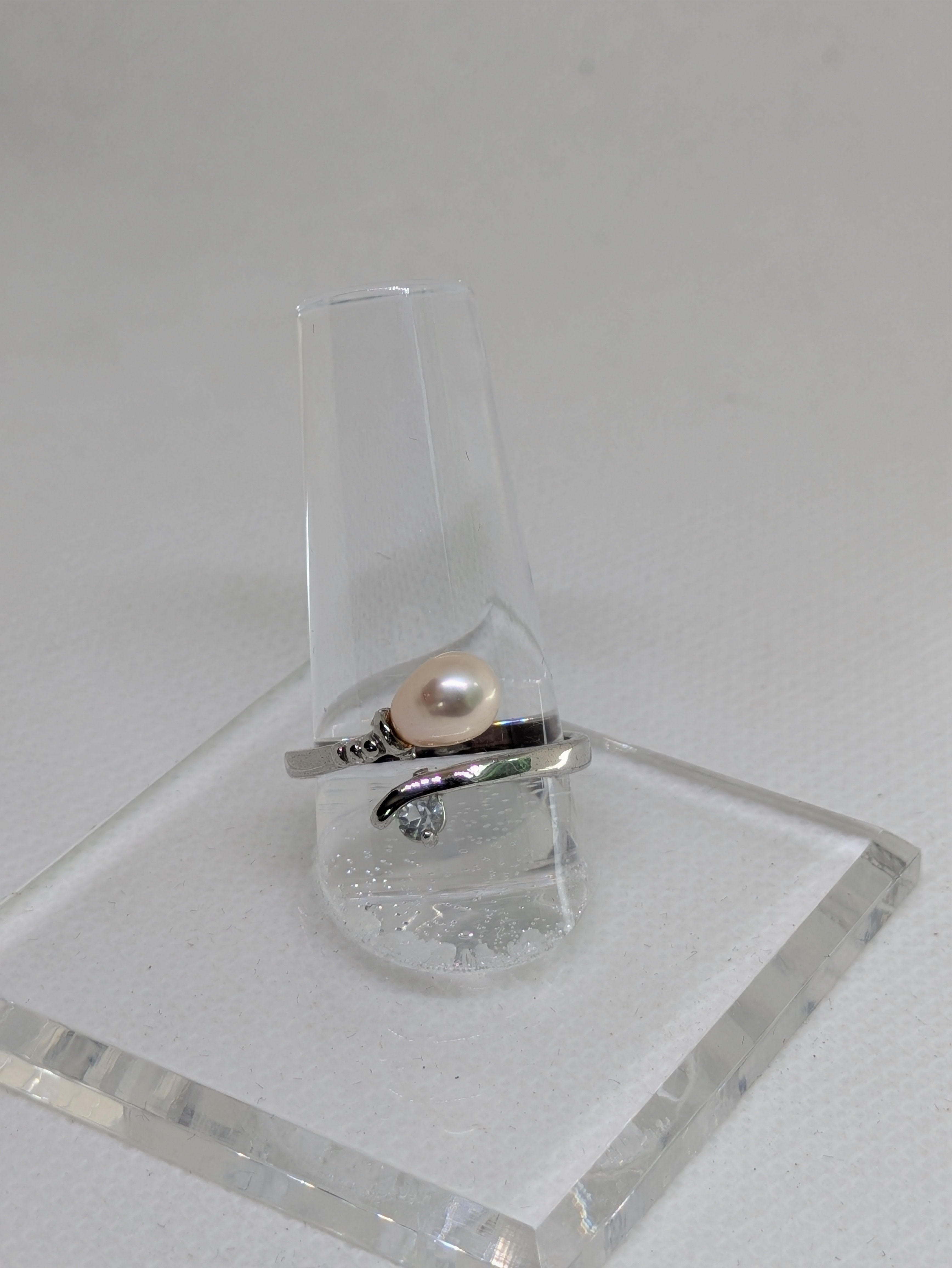 Oval Freshwater Pearl Ring – Sterling Silver – Size 8