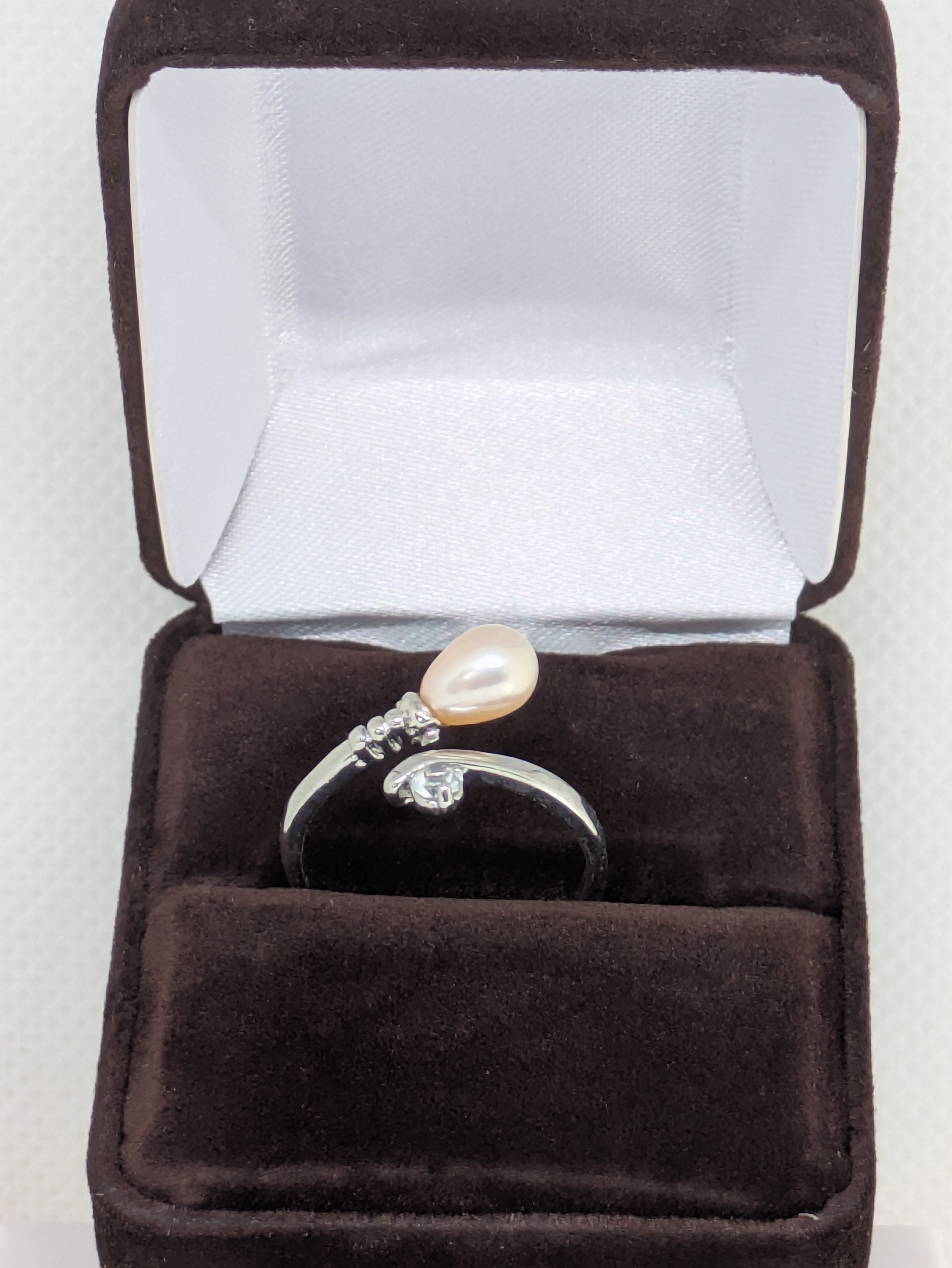 Oval Freshwater Pearl Ring – Sterling Silver – Size 8