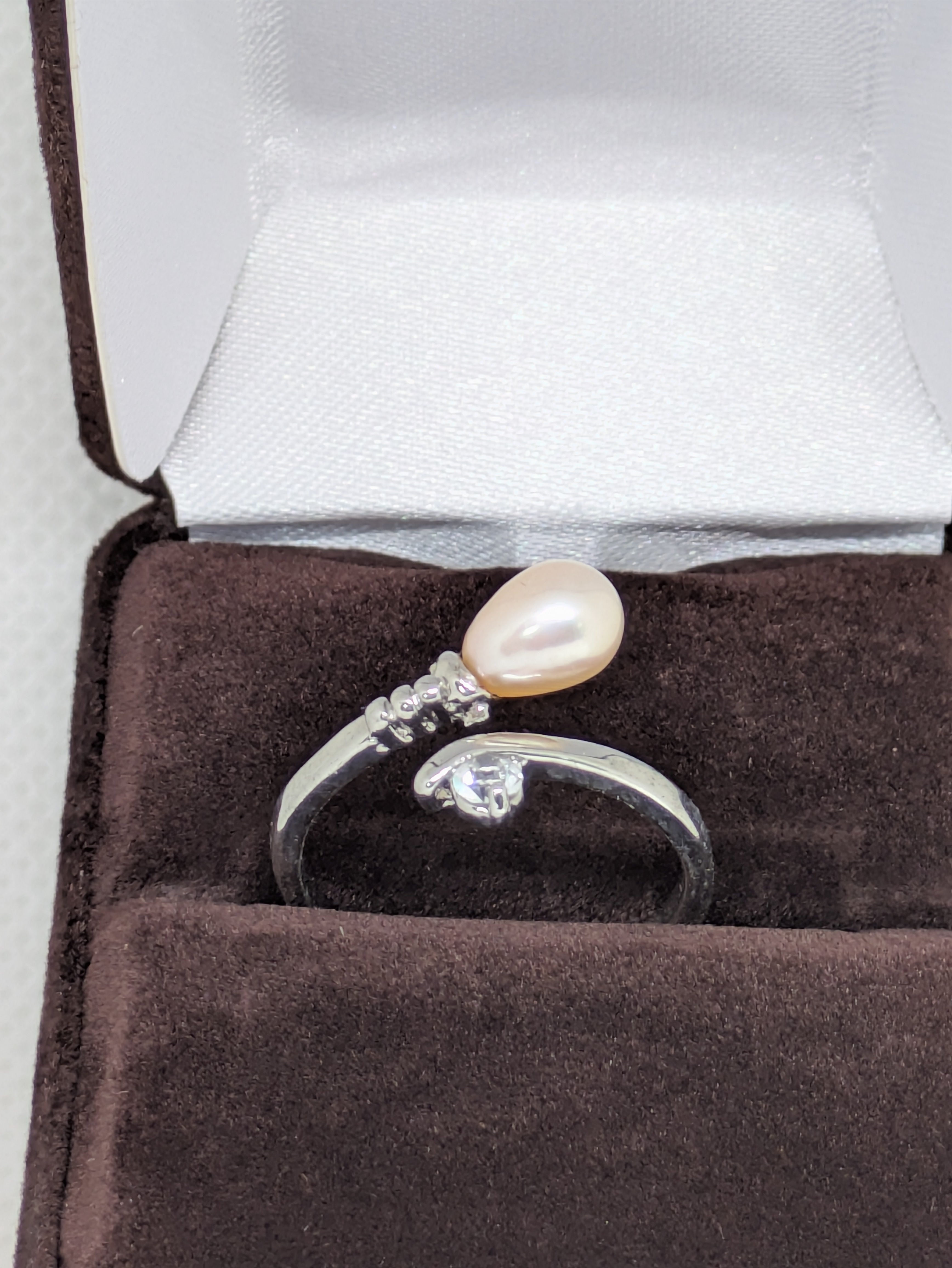 Oval Freshwater Pearl Ring – Sterling Silver – Size 8