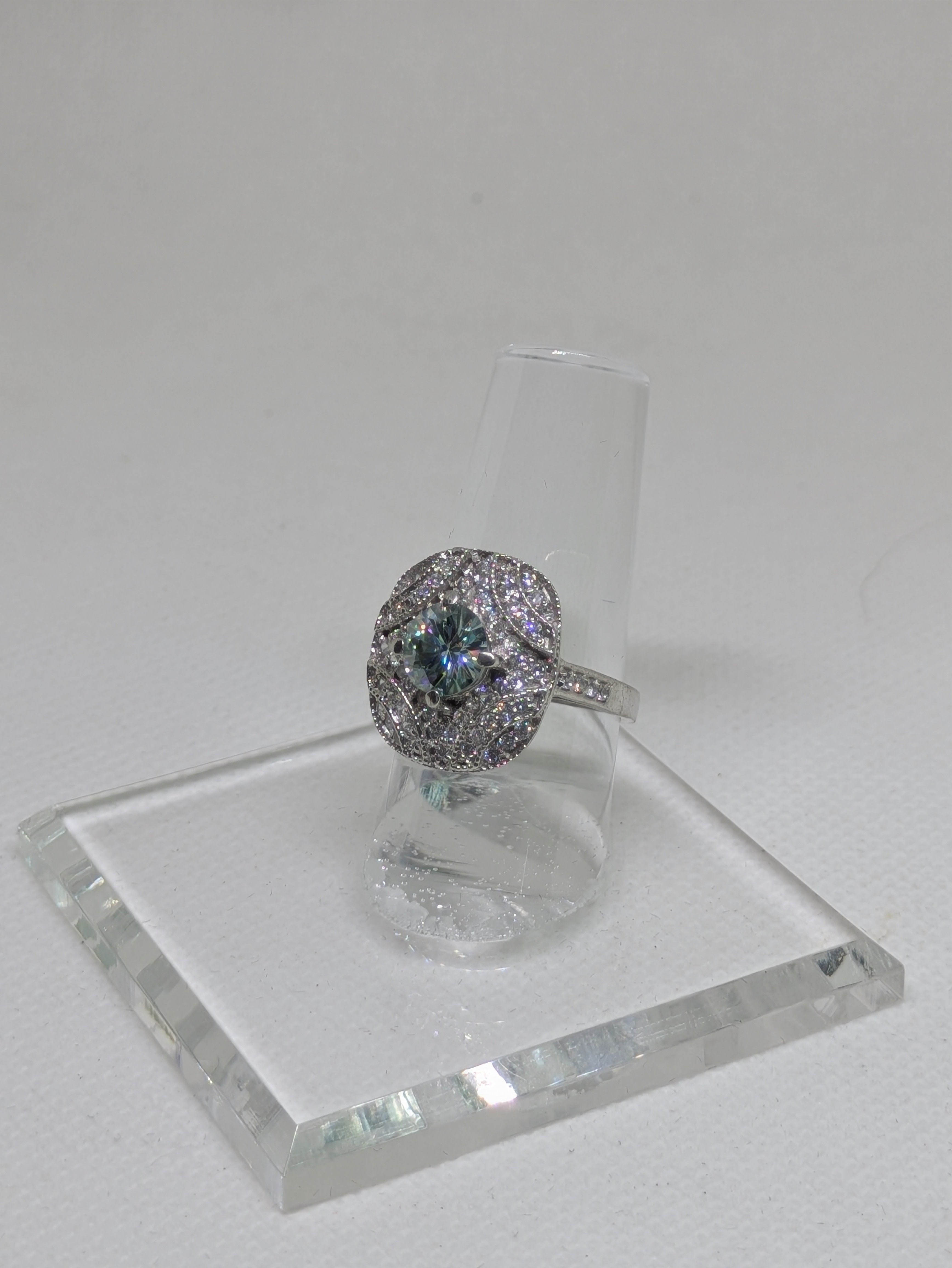 Rainbow‑Fire Moissanite Floral Leaf Pave Halo Ring 1cttw – Sterling Silver size 6