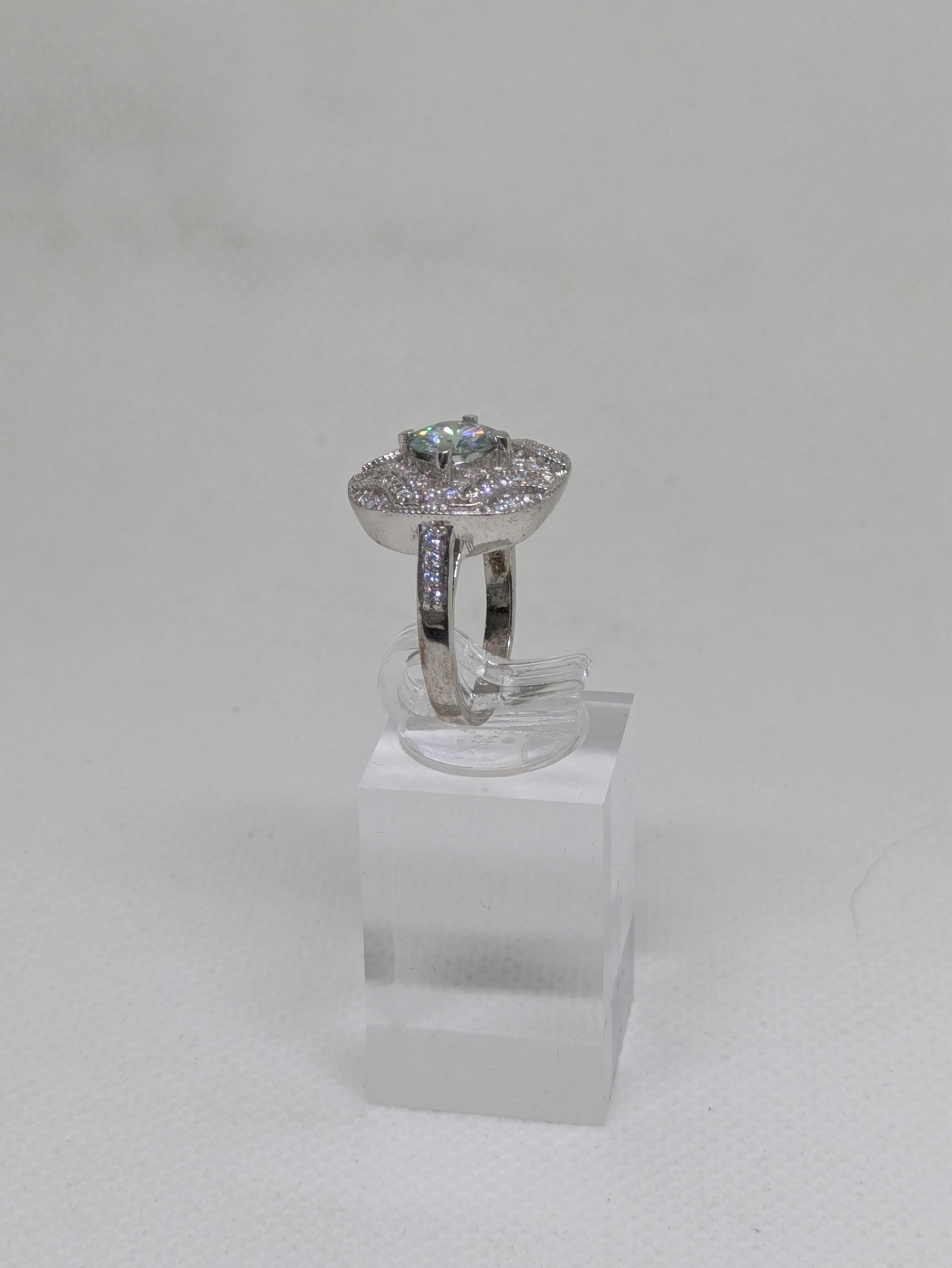 Rainbow‑Fire Moissanite Floral Leaf Pave Halo Ring 1cttw – Sterling Silver size 6