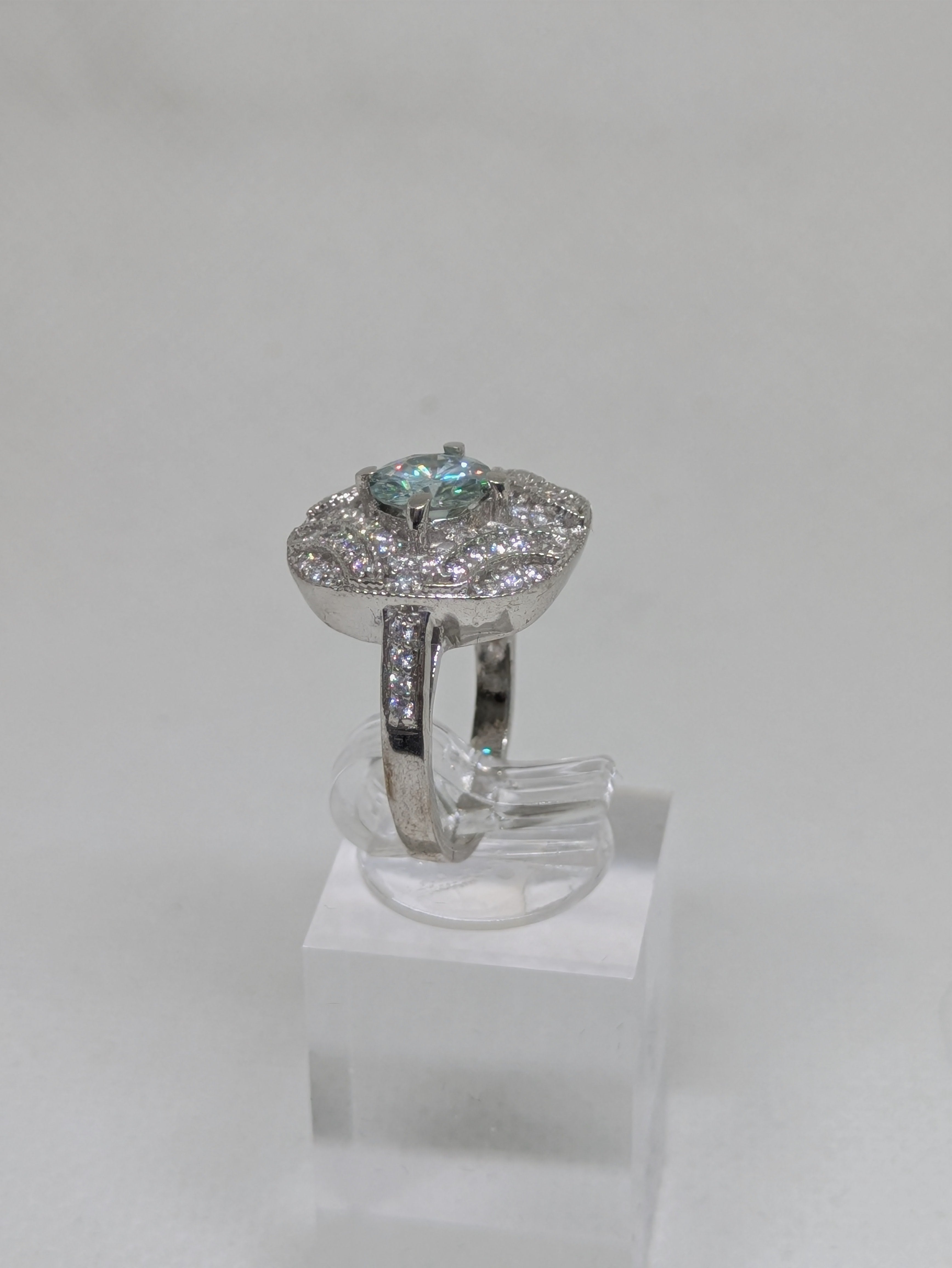 Rainbow‑Fire Moissanite Floral Leaf Pave Halo Ring 1cttw – Sterling Silver size 6
