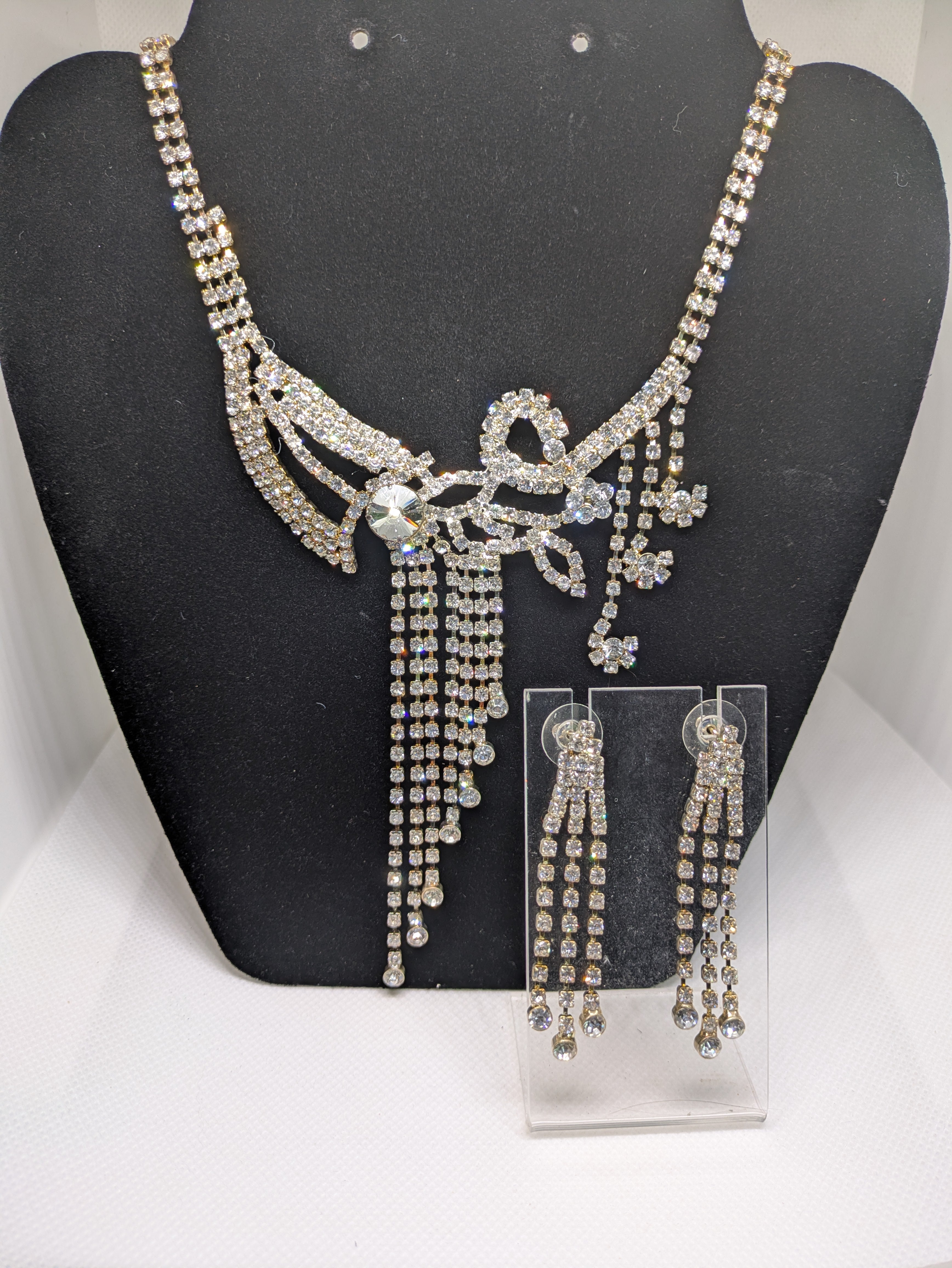 Silvertone Costume Necklace and Pierced earrings set Roaring 20's Style
