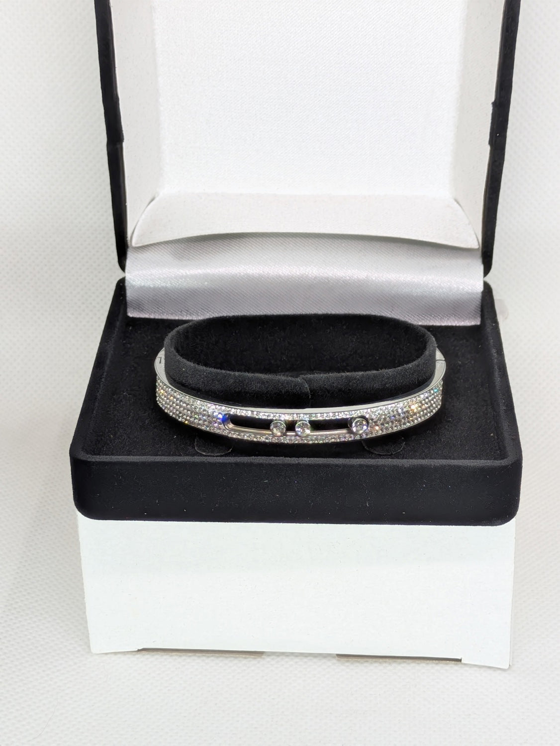 Stackable Hinged Bangle in Stainless Steel – Studded Anniversary‑Style Design in Silver or 18K Gold‑Plated Finish